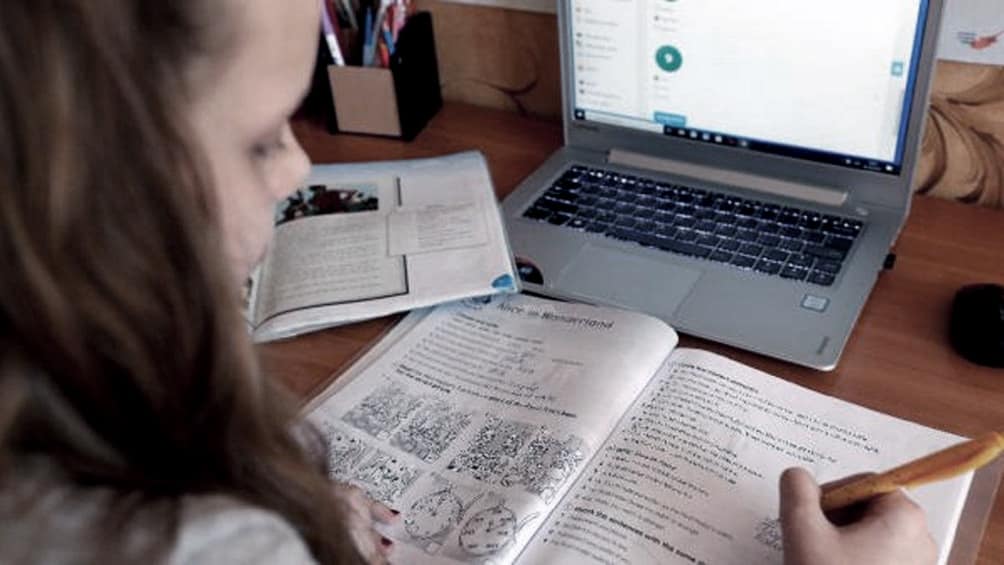Proponen incorporar educación digital dentro de la ESI