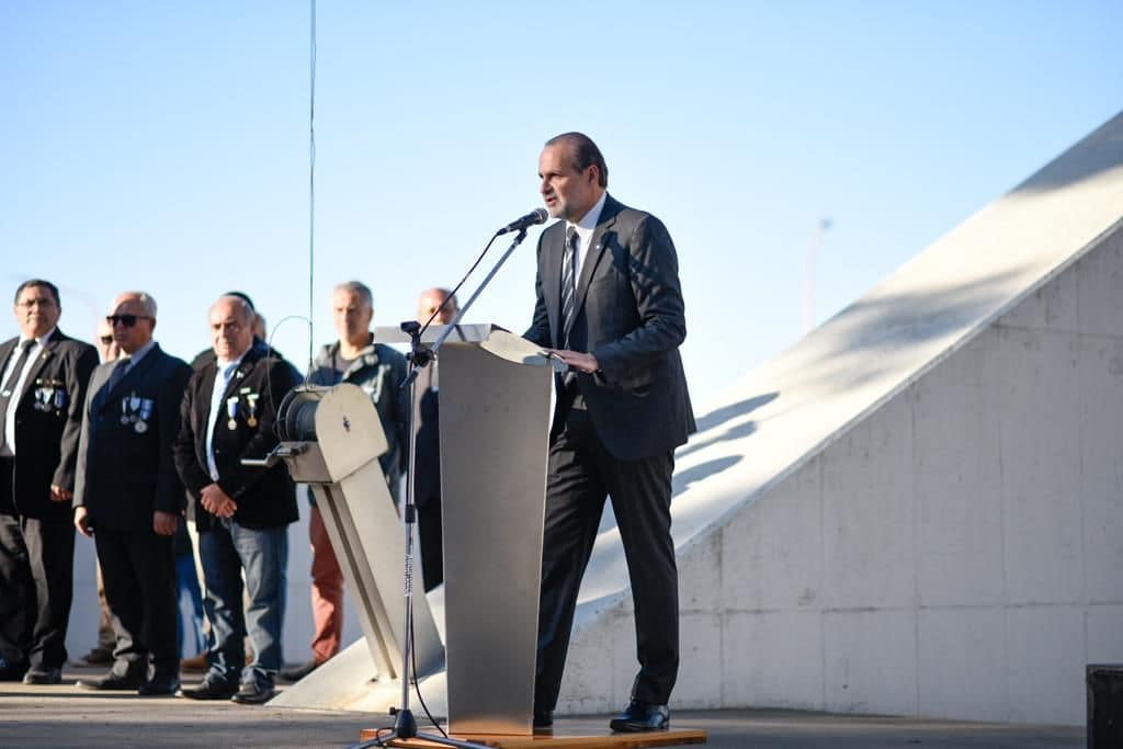 EMOTIVO ACTO EN EL PUERTO DE BAHÍA BLANCA EN HOMENAJE AL HUNDIMIENTO DEL ARA GENERAL BELGRANO