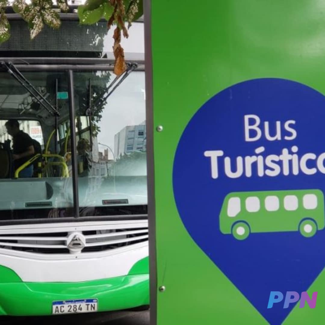 Un nuevo recorrido del Bus Turístico llega al Teatro Municipal