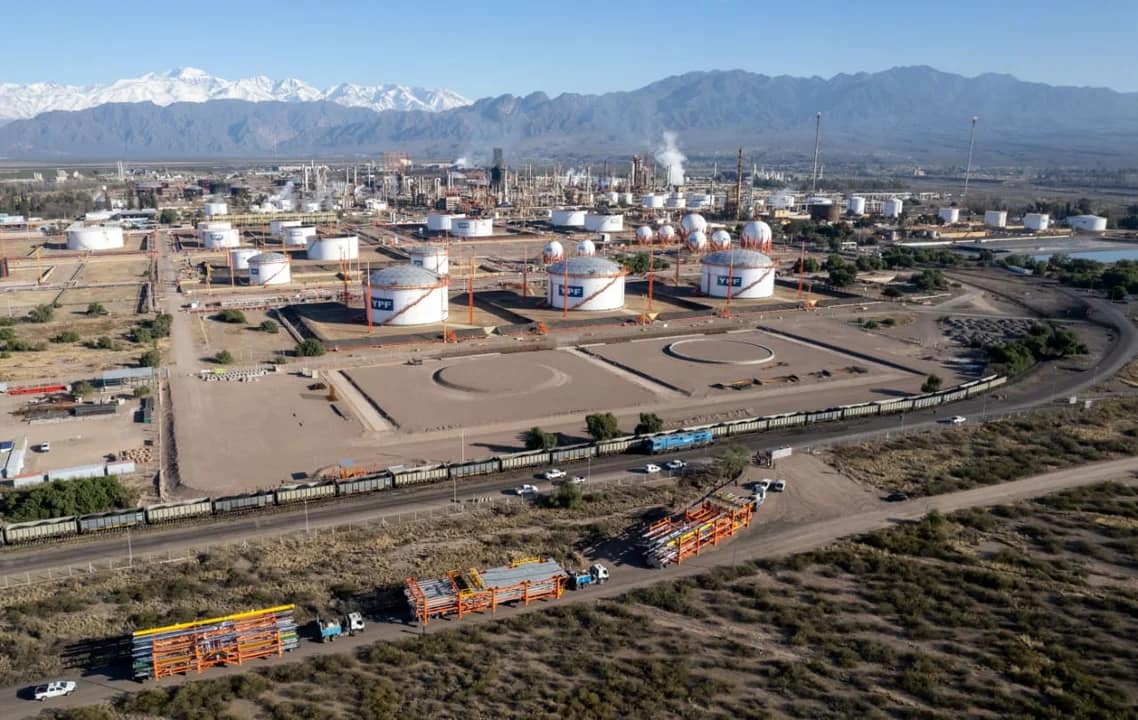 Finalmente la planta de GNL de YPF y Petronas se hará en Río Negro