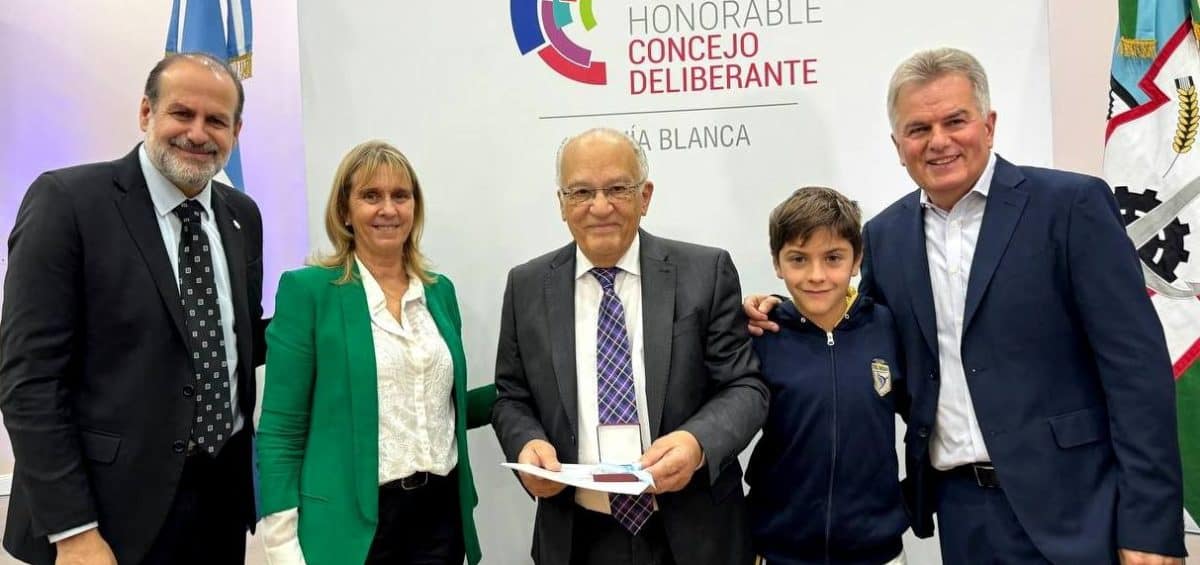 En el “Día del Periodista”, el HCD reconoció como Personalidad destacada de la ciudad de Bahía Blanca a Norman Fernández