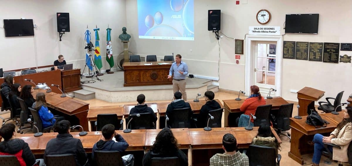 Programa “Visitas de Escuelas” en el H.C.D.