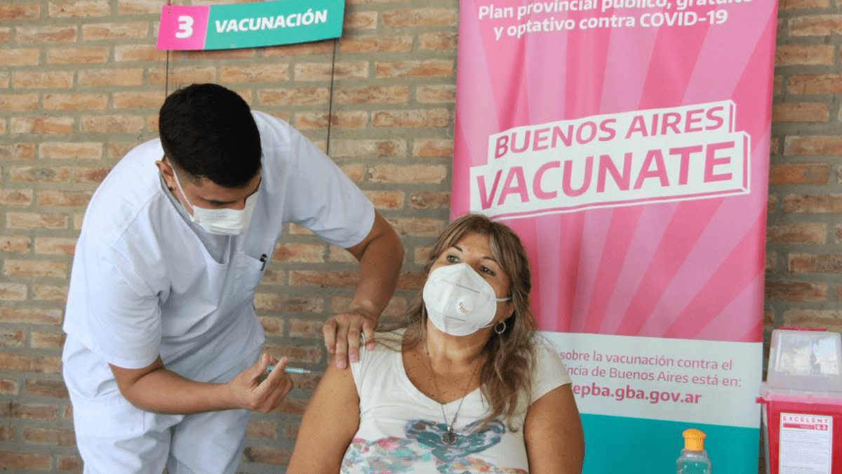 El segundo refuerzo de la vacuna será libre para mayores de 18 años en Buenos Aires