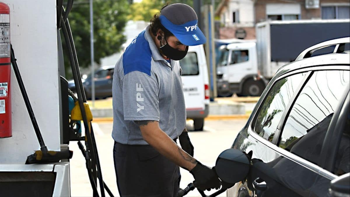 YPF aumentó un 7,5% promedio los precios en sus combustibles