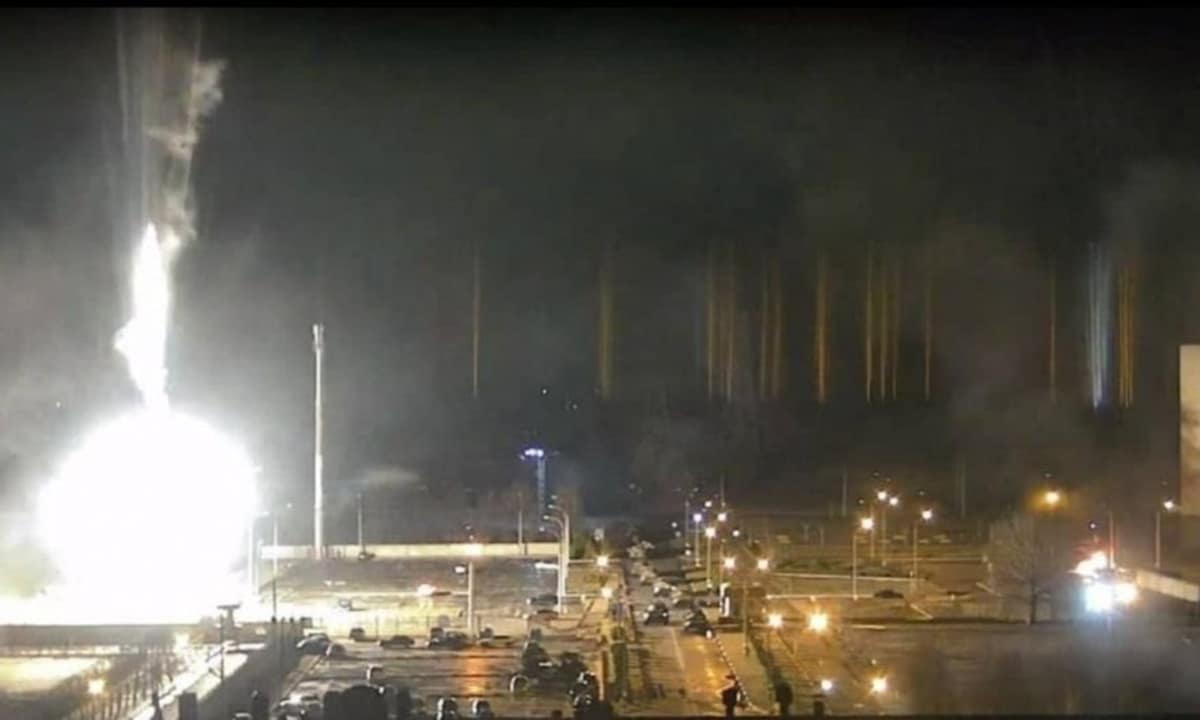 VIDEO | Incendio y amenaza nuclear en la central más grande de Europa