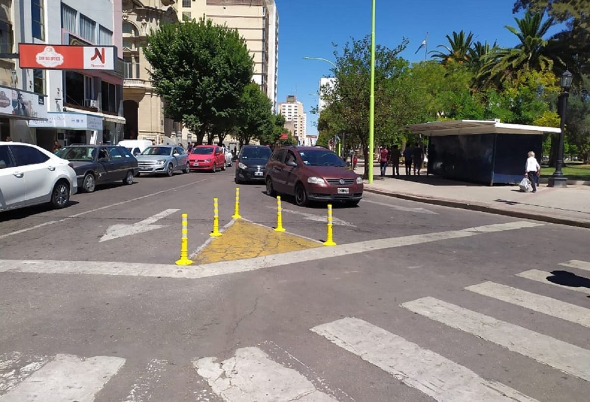 Corte al tránsito en la primera cuadra de calle Alsina