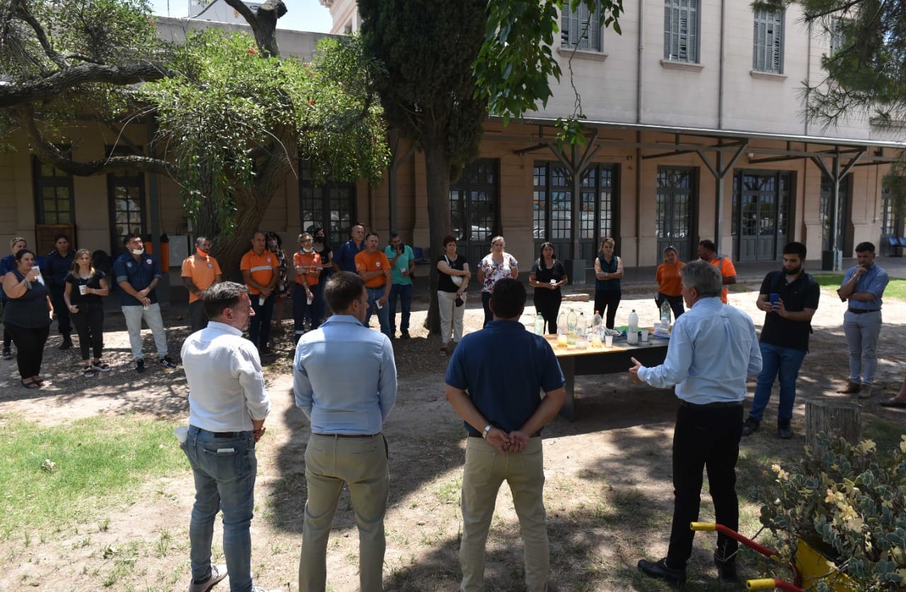 Reunión entre el Intendente y personal de diferentes guardias operativas