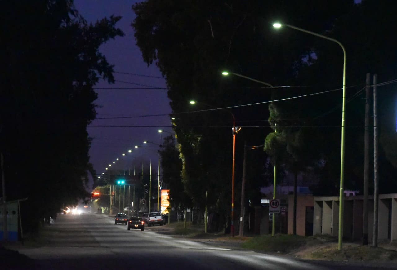 La calle 14 de Julio ya cuenta con luces led