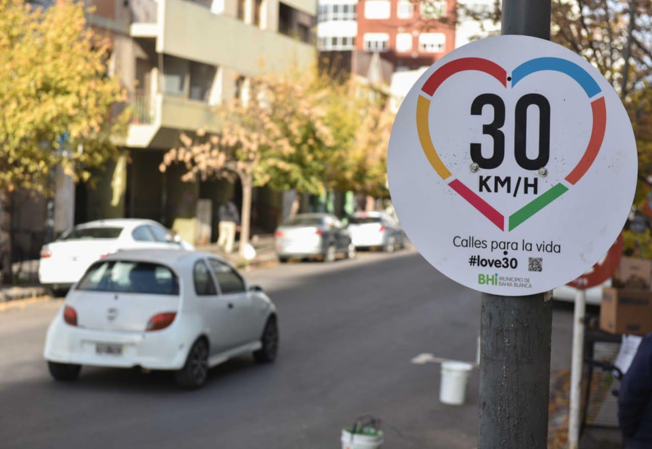Primeras multas por ir a más de 30 km/h