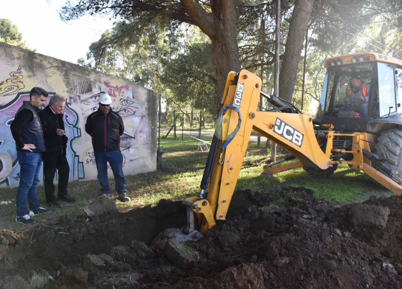 Se encuentra en un 60 por ciento la obra de red de agua en el barrio San Agustín