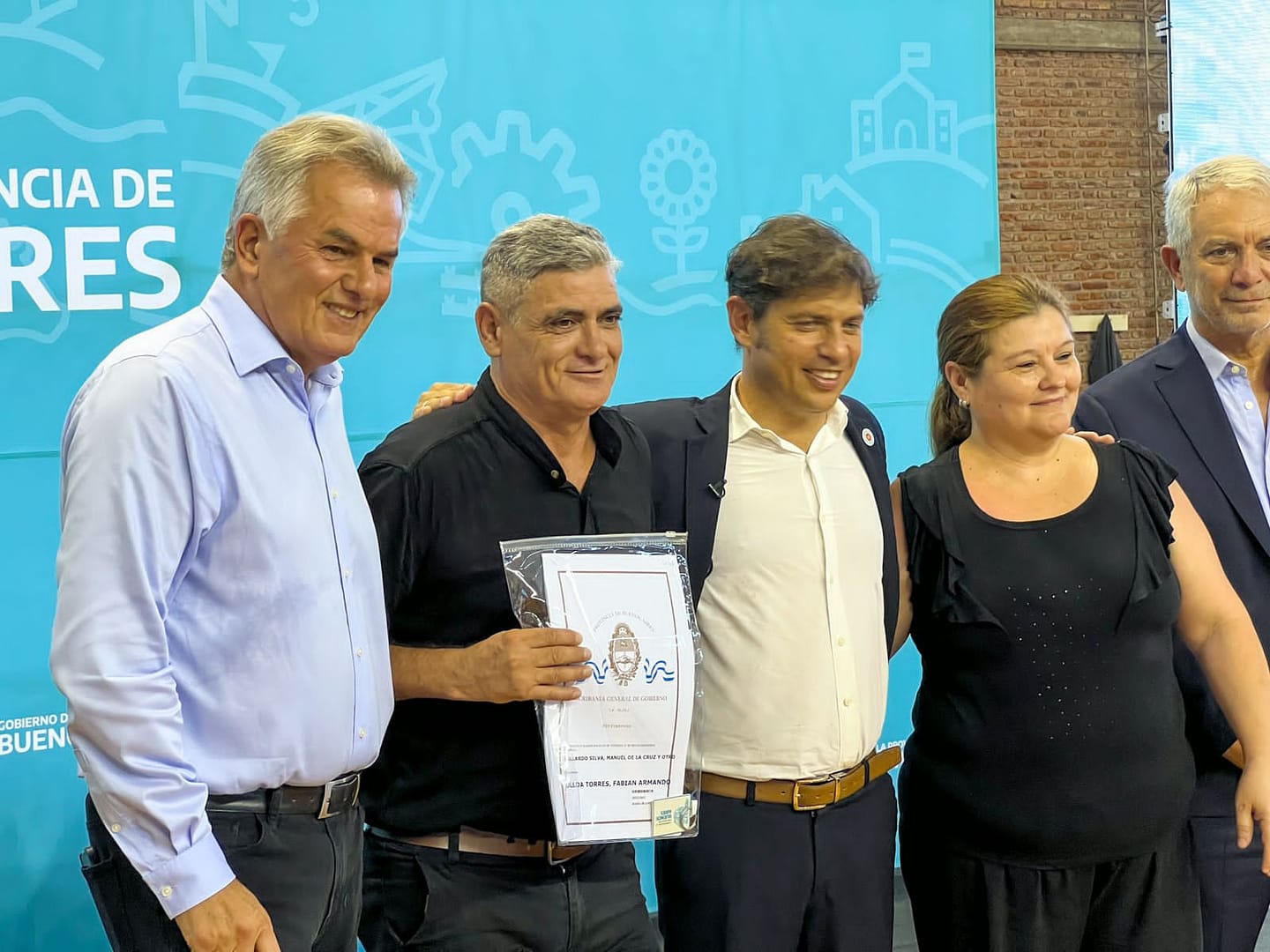 Héctor Gay participó del acto de entrega de escrituras junto al Gobernador Kicillof