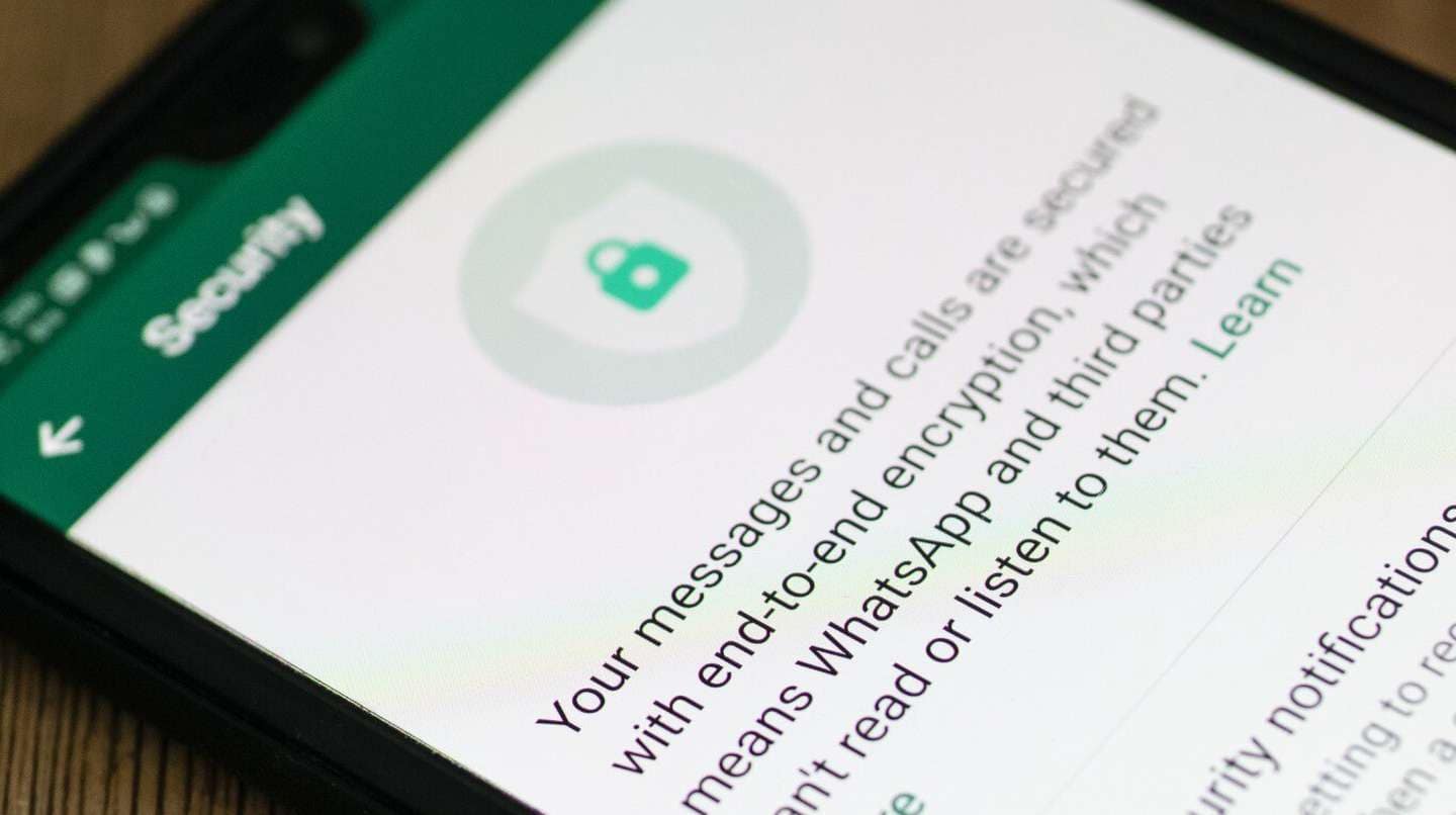WhatsApp y una función para esconder si estamos conectados