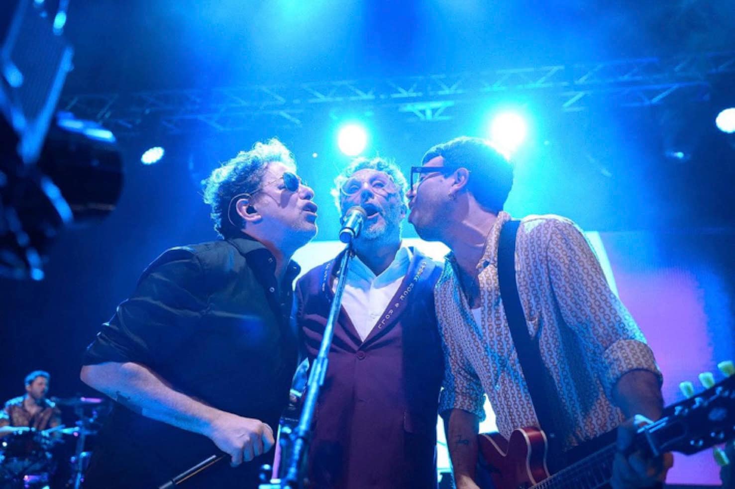 Fito Paez estrenó “LA RUEDA MÁGICA” JUNTO A ANDRÉS CALAMARO Y CONOCIENDO RUSIA