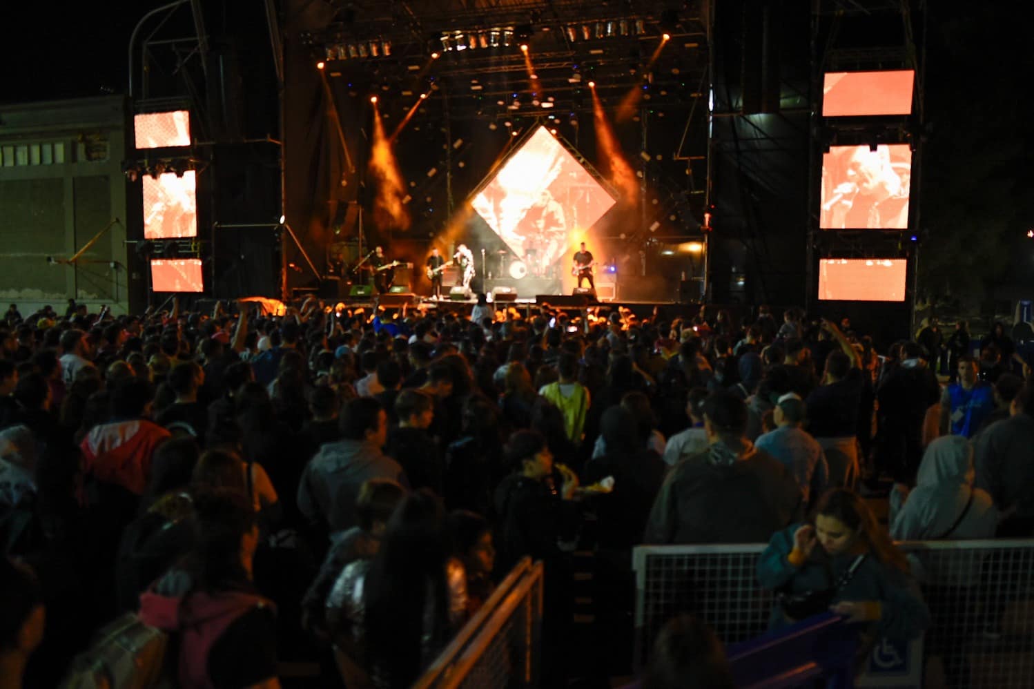 ASI PASÓ EL ROCK IN RÍA