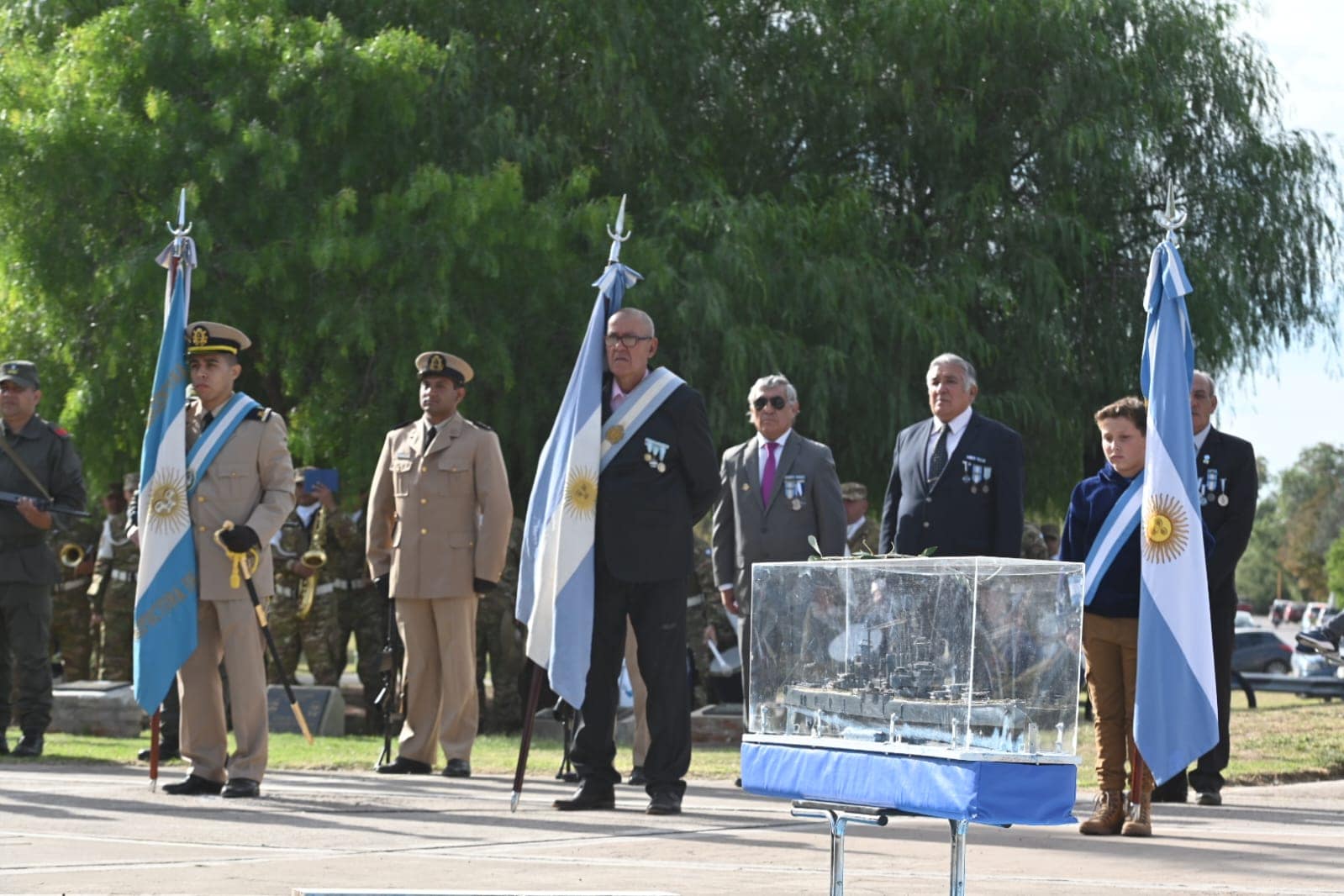 En un emotivo homenaje Bahía recordó a los héroes de Malvinas