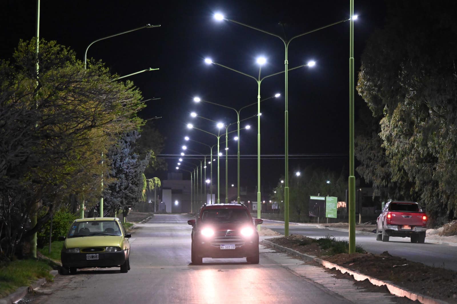 Se inauguró obra de iluminación LED en calle Necochea