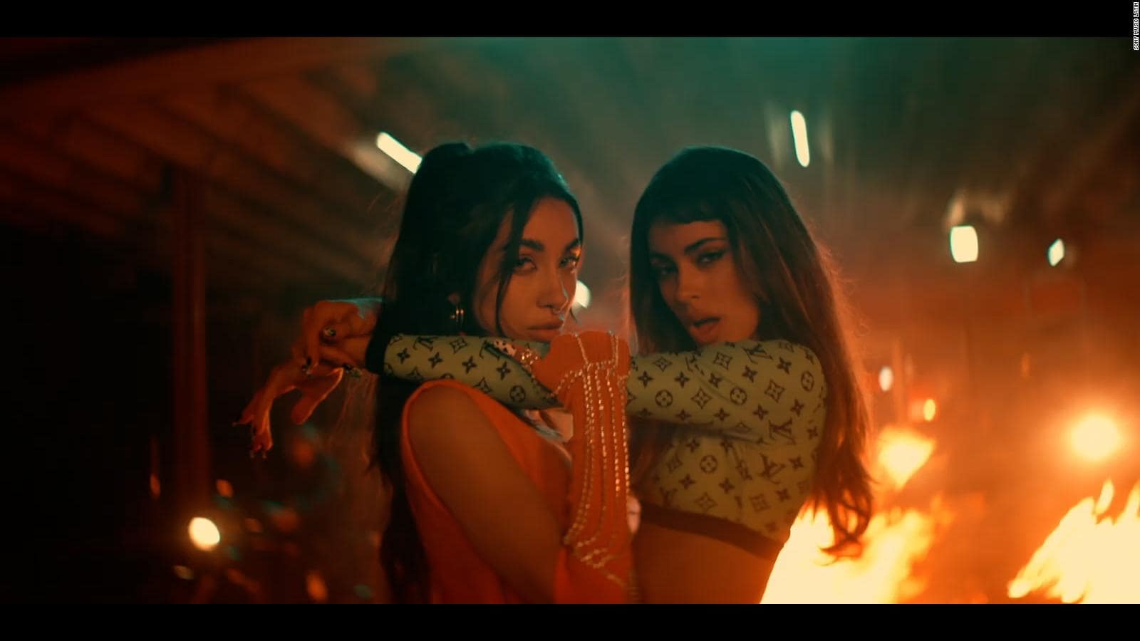 Censuran un tema de Tini Stoessel y María Becerra en México