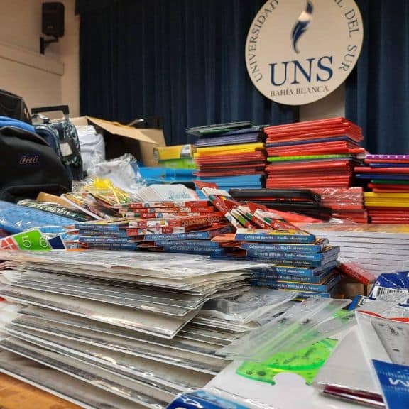 La UNS lanzó la campaña “Mochilas solidarias”