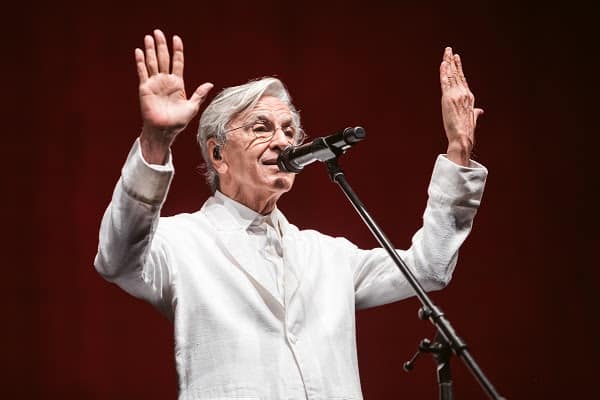 CAETANO VELOSO REAFIRMÓ SU ENORME VÍNCULO CON EL PÚBLICO ARGENTINO EN UNA NOCHE MEMORABLE