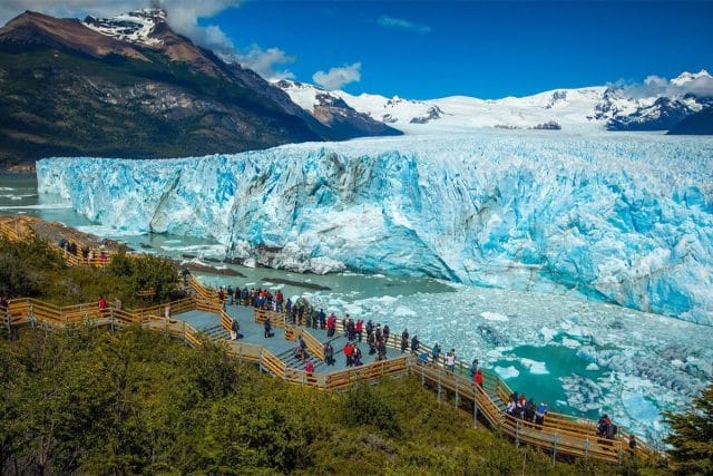 Argentina promociona el turismo nacional en ciudades de los países limítrofes