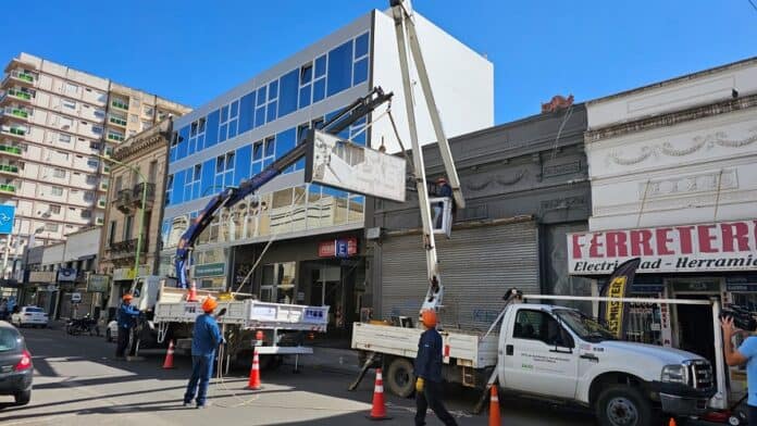 Remoción gratuita de cartelería en la ciudad