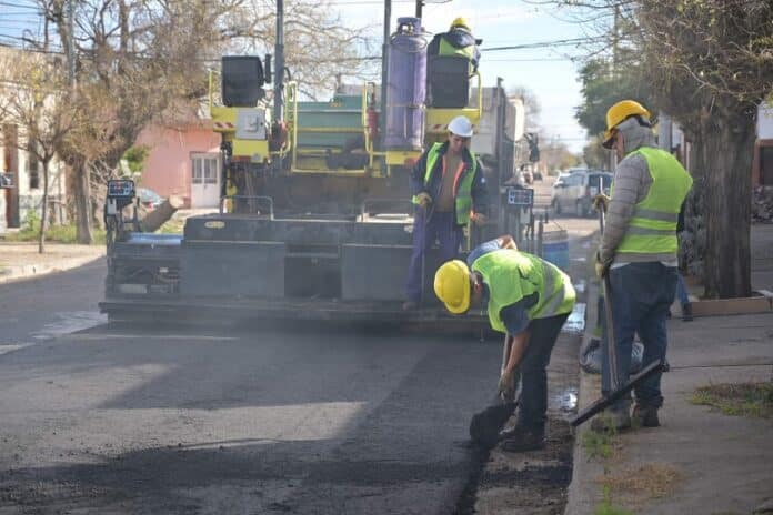 El Municipio avanza con la reconstrucción de 51 calles afectadas por las inundaciones
