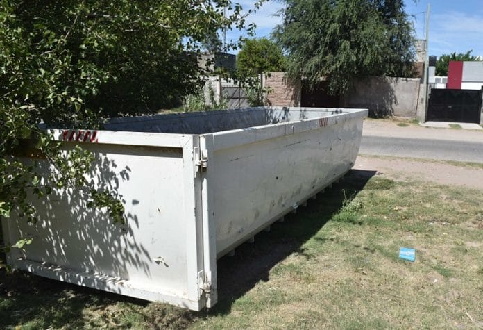 Bateas para grandes residuos: dónde encontrarlas y qué tirar en ellas