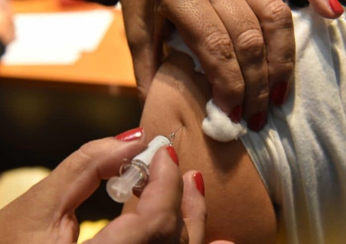 Realizan una jornada de vacunación itinerante