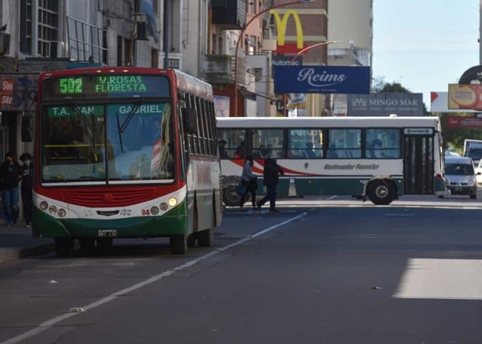 Reducen las frecuencias en el transporte público a partir del próximo lunes
