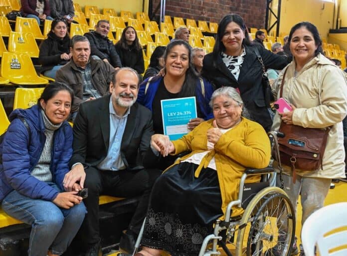 El Intendente entregó más de 500 escrituras a familias bahienses