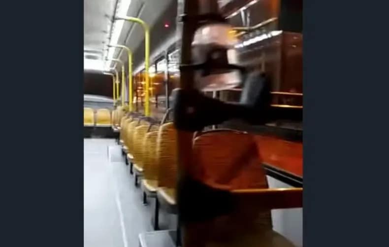 Espeluznante: un colectivero filmó a un fantasma