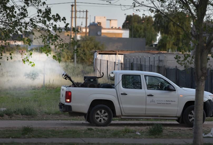 Trabajos de fumigación en la ciudad