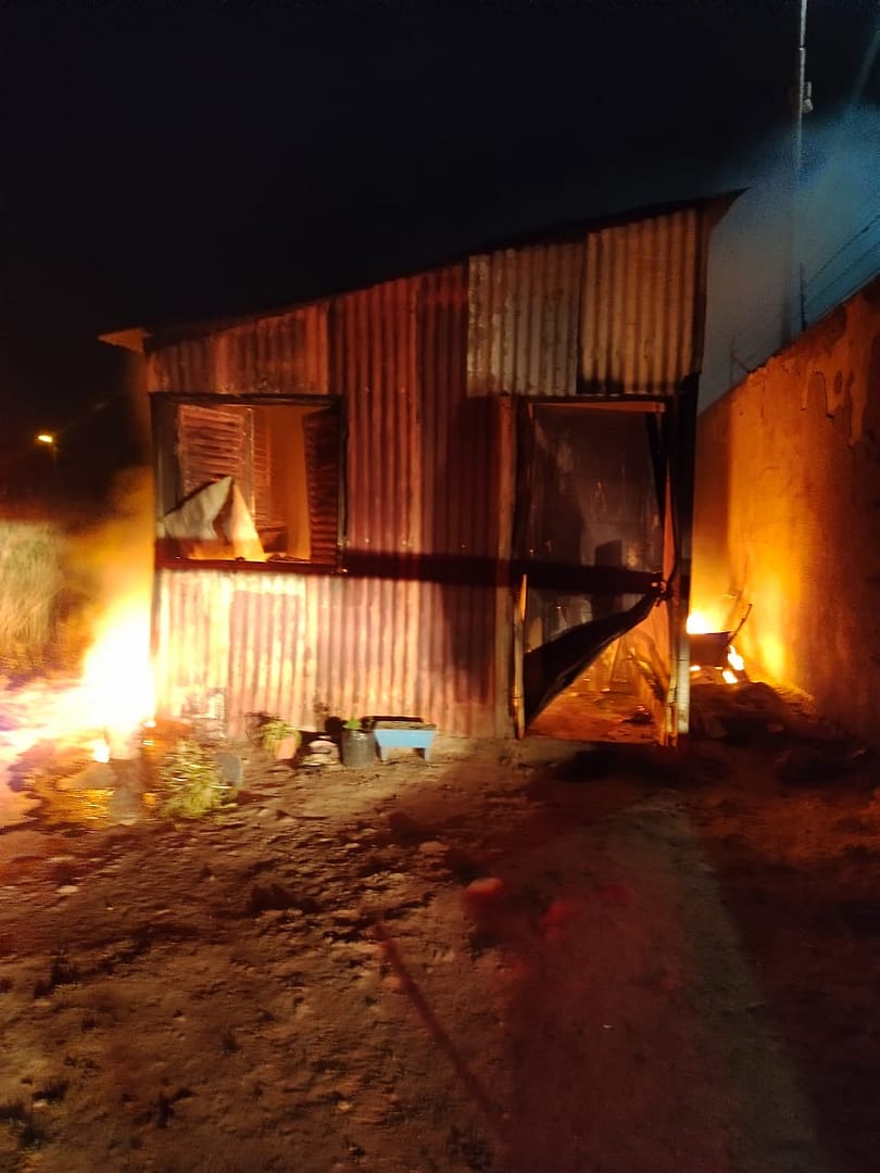 Se incendio una precaria vivienda
