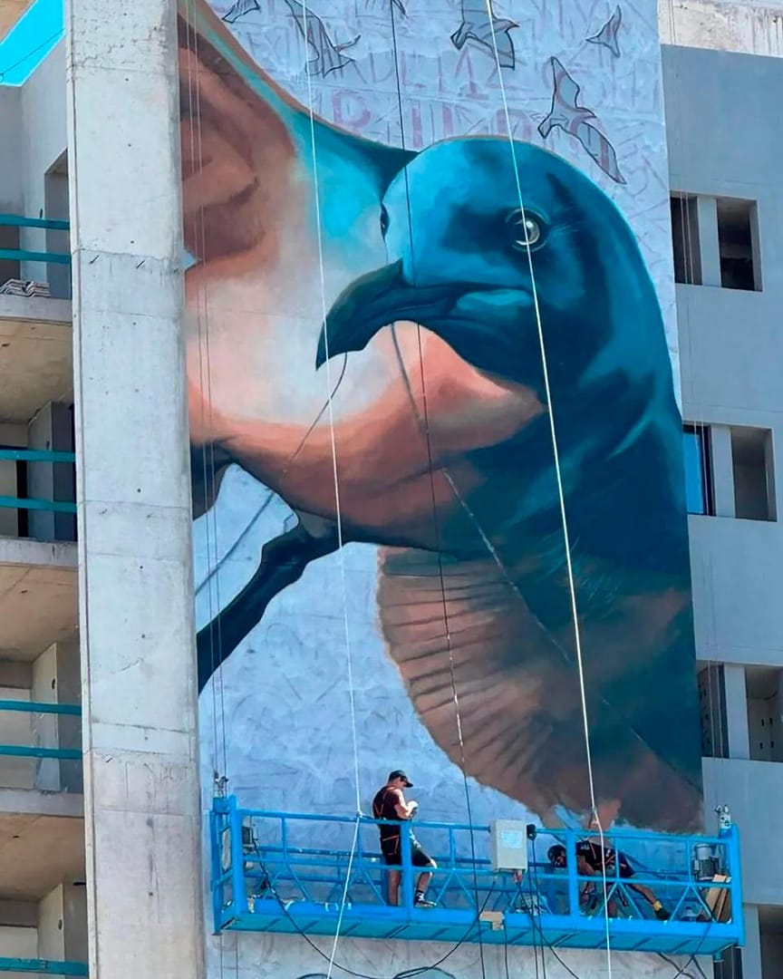 EN MAR DEL PLATA ESTAN HACIENDO EL MURAL MÁS GRANDE DE LA CIUDAD