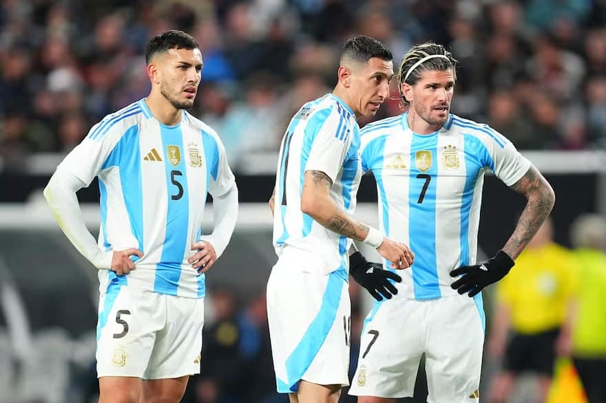 Scaloni define el equipo para enfrentar a Ecuador