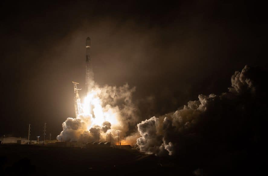La NASA lanzó una misión espacial para desviar un asteroide