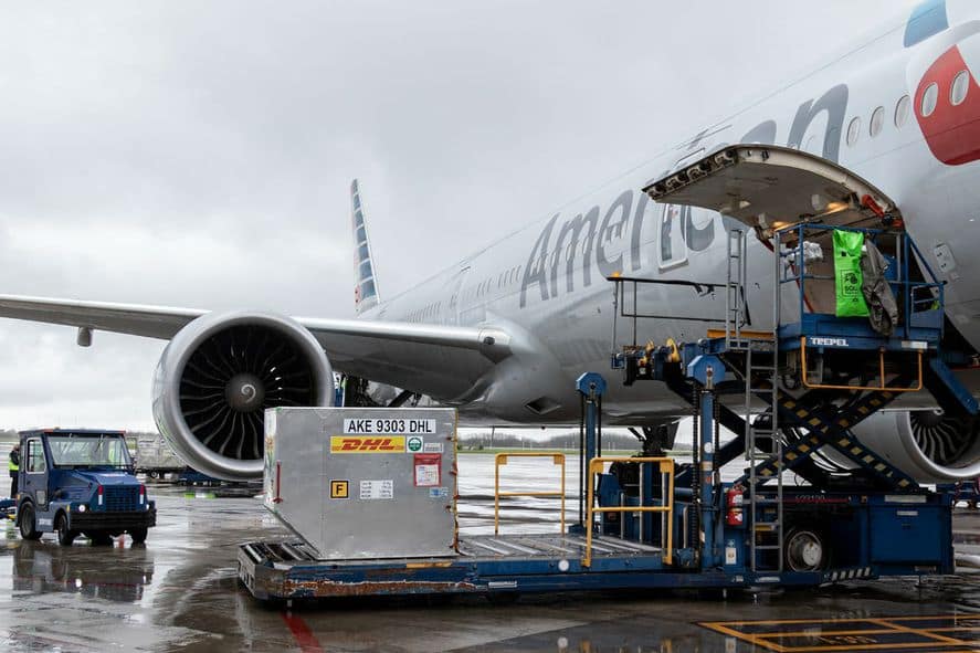 Argentina recibe miles de vacunas donadas por España