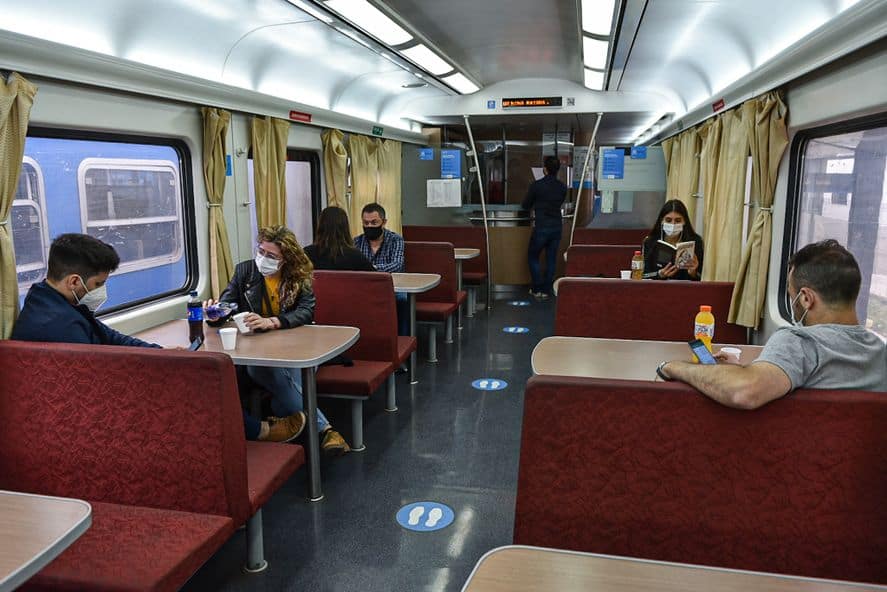 Volvió a funcionar el coche comedor en el tren a Bahía Blanca